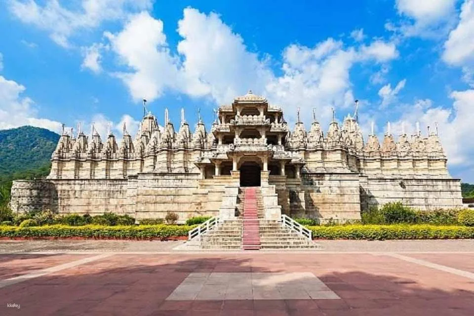 17-Day Delhi, Rajasthan, Agra and Varanasi Tour