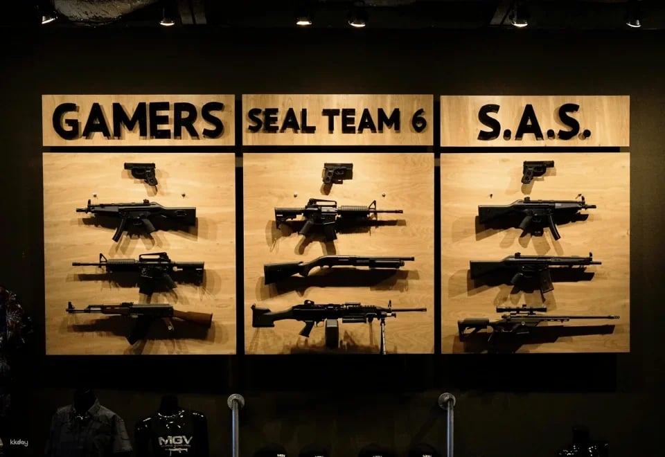 Las Vegas: Indoor Machine Gun Experience with hotel pick up