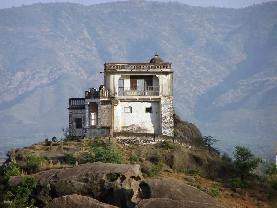 6-Day Mount Abu and Udaipur Tour