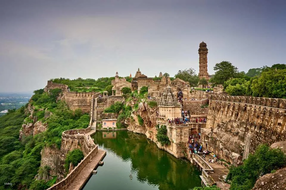 Private 7-Day Rajasthan Cultural Tour with Udaipur Lakes, Pushkar and Jaipur Sightseeing