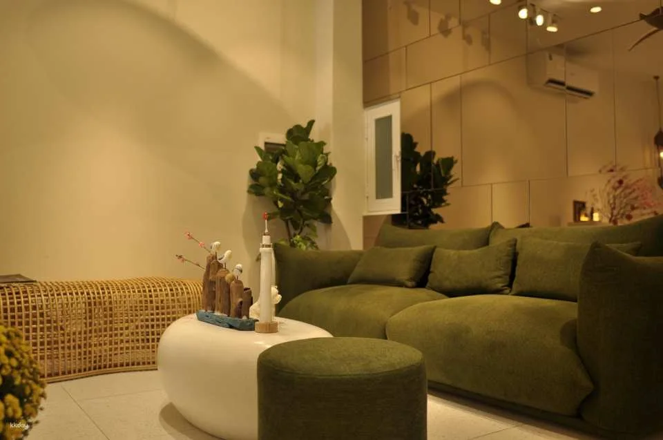 Ho Chi Minh | Cele'B Spa Signature Ben Thanh Market | Massage Hairwash Facial Experience + Private Room
