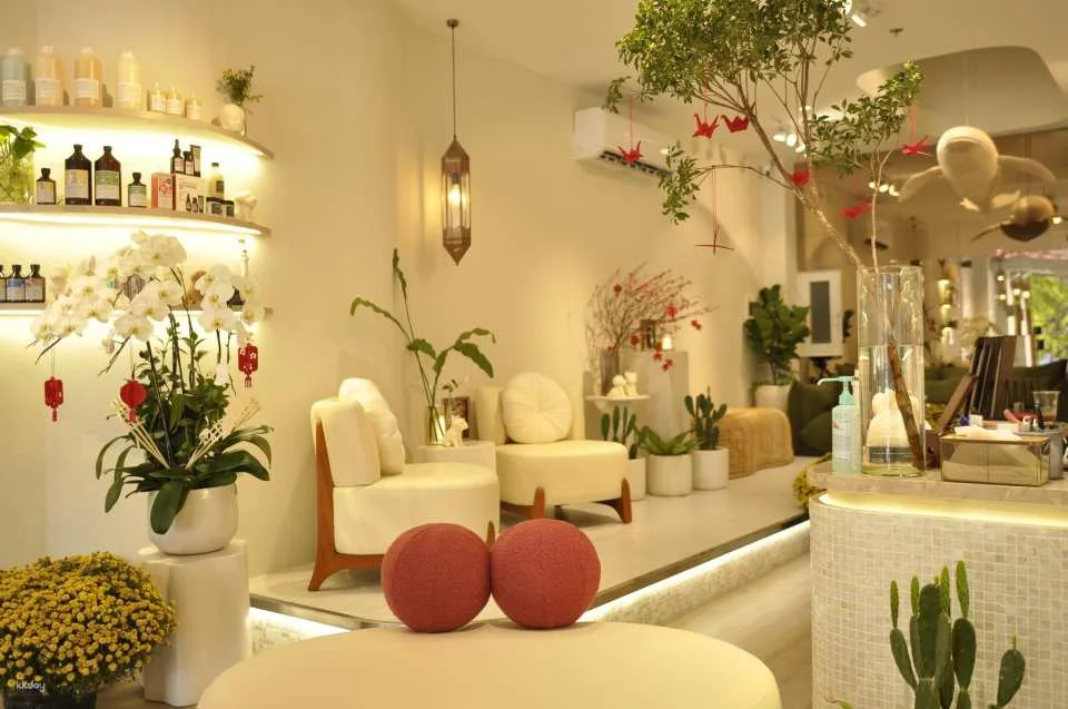 Ho Chi Minh | Cele'B Spa Signature Ben Thanh Market | Massage Hairwash Facial Experience + Private Room