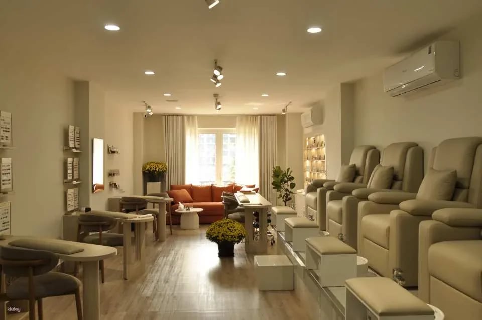 Ho Chi Minh | Cele'B Spa Signature Ben Thanh Market | Massage Hairwash Facial Experience + Private Room