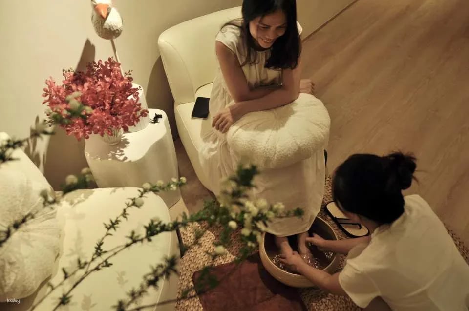 Ho Chi Minh | Cele'B Spa Signature Ben Thanh Market | Massage Hairwash Facial Experience + Private Room