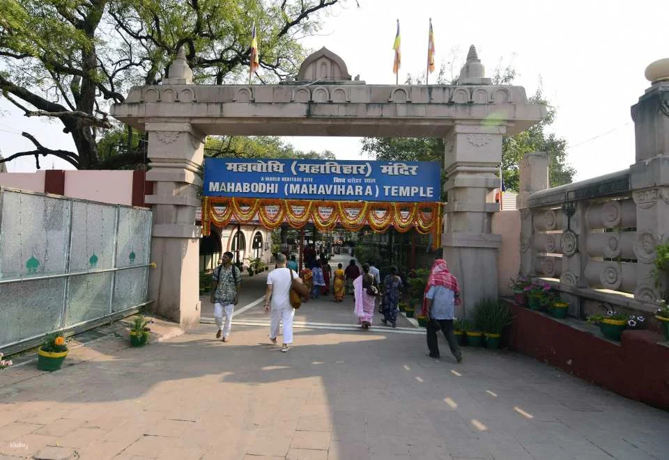 3 Night/4 Day Varanasi & Bodhgaya Trip with Sarnath, Boat Ride.