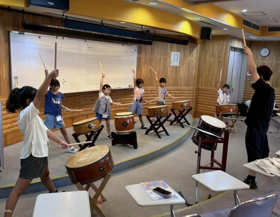 [Japanese Traditional Music Experience] Taiko Drumming (Liberte) - Introductory Taiko Drumming Course by Omura and Odawara