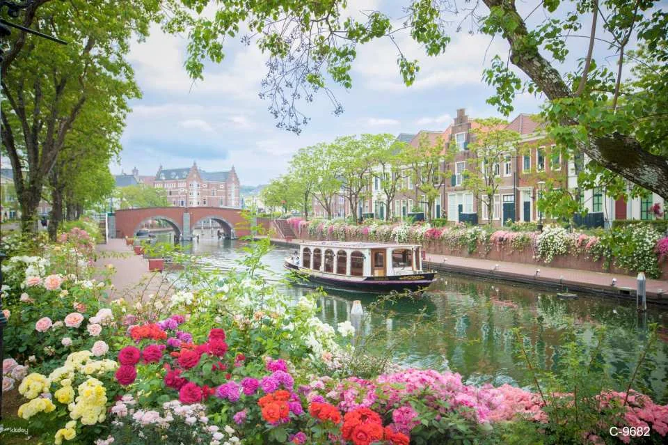 Huis Ten Bosch 2D1N | All-Inclusive:Hotel, Bus, Pass, Meals & Free-flow Drinks