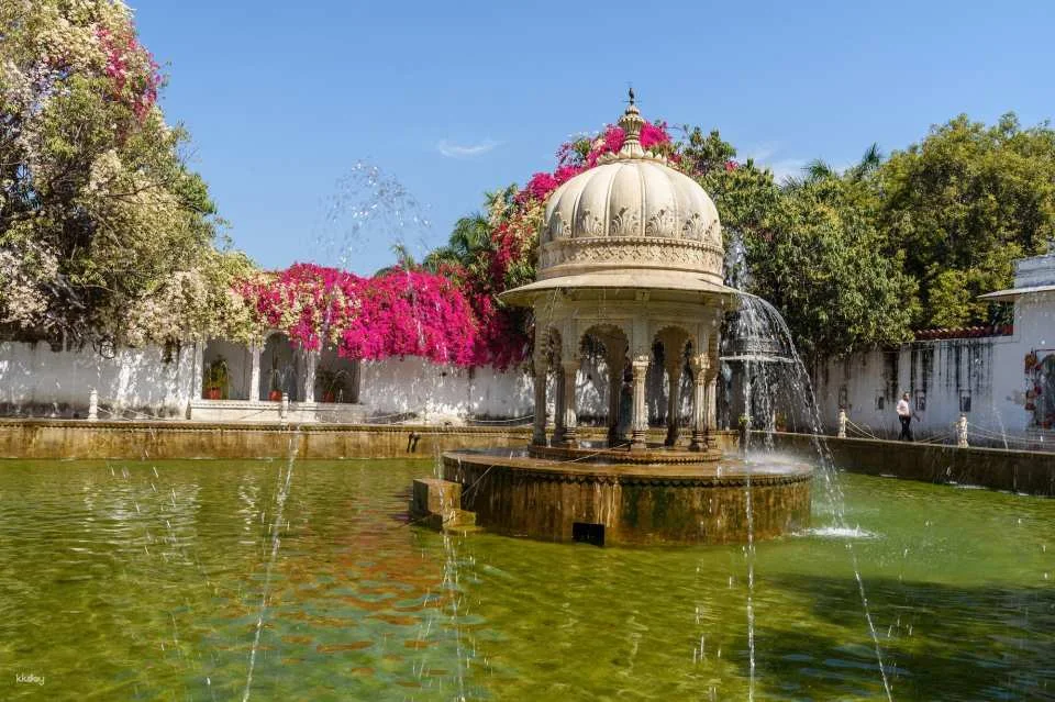 13-Day Rajasthan Cultural Tour covering Jaipur, Jaisalmer, Jodhpur, Udaipur & Mount Abu. (593958)