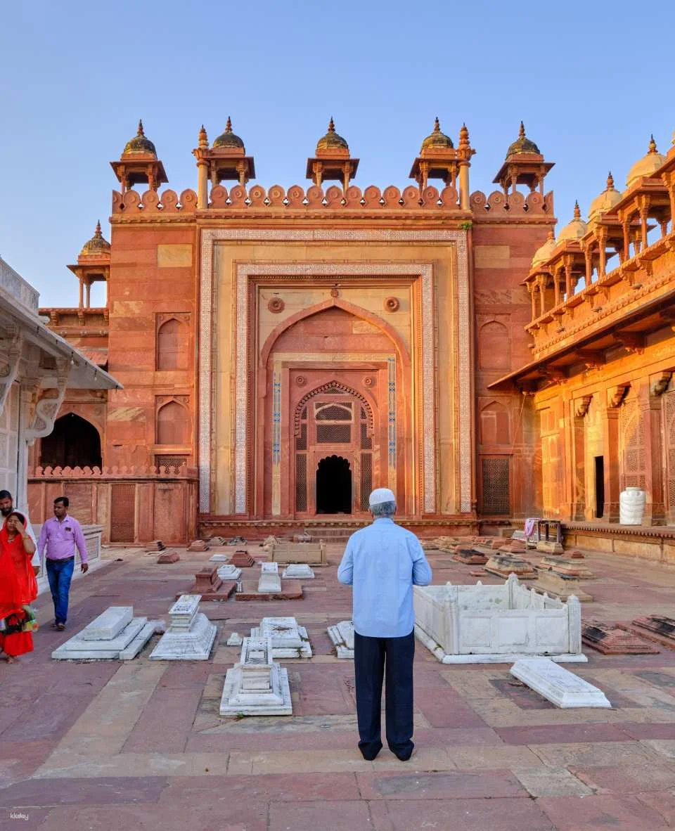 8-Day Golden Triangle Tour with Jodhpur & Udaipur.