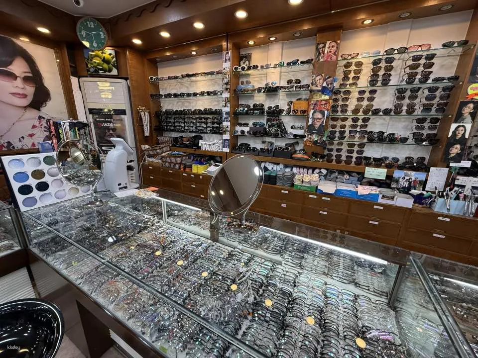 [KKday Exclusive] Busan Nundongja Optical in Traditional Market | 30-Year Historic Master Craftsmanship & 30-Min Fast Eyewear
