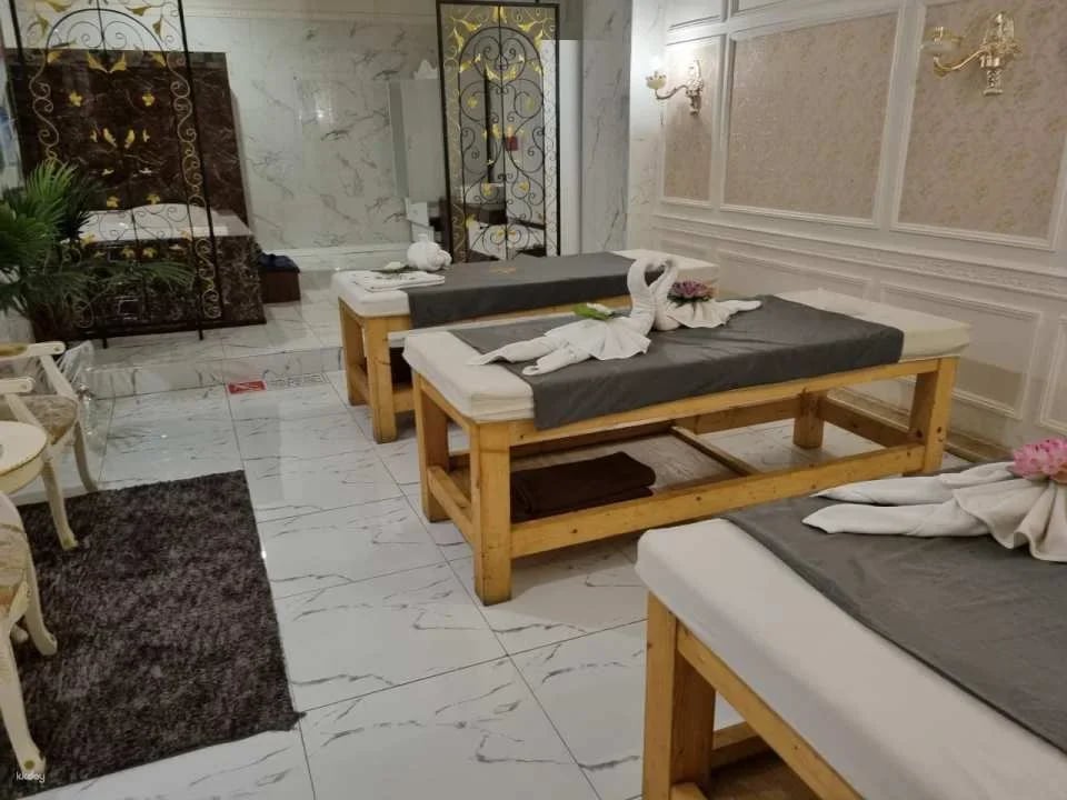 Pattaya: Amazing Spa & All-You-Can-Eat Pork Belly BBQ