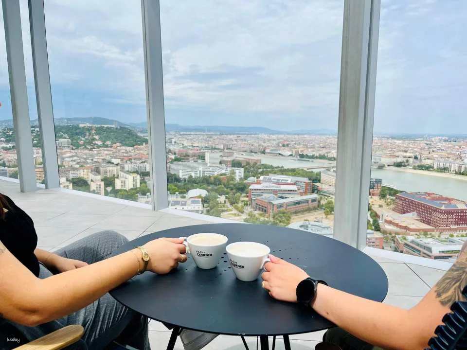 Budapest: Skydeck tower visit with 360 viewing platform