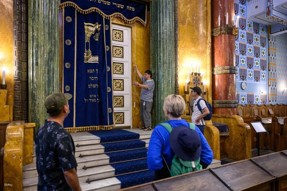 Budapest: Art Nouveau Orthodox Synagogue entry
