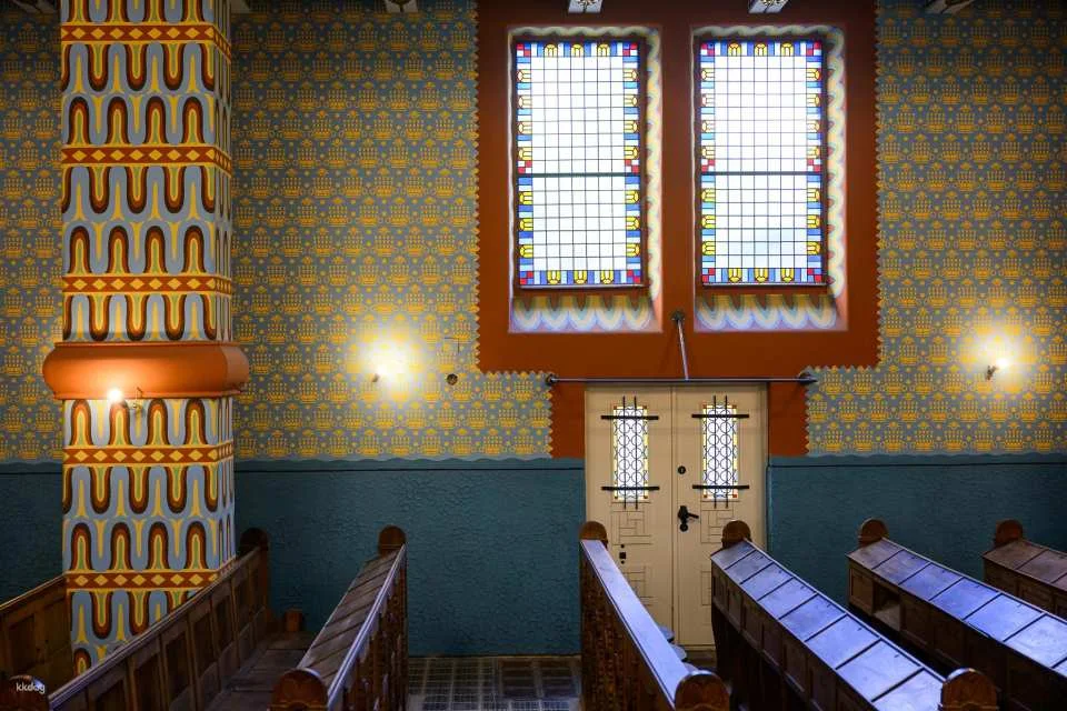 Budapest: Art Nouveau Orthodox Synagogue entry