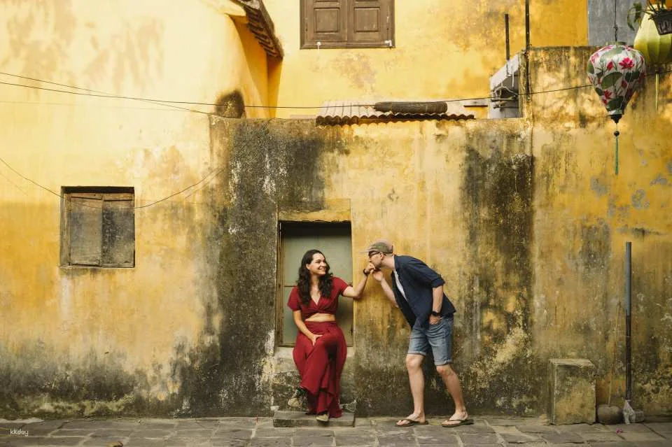 Memorable Photoshoot and Private Guided Walking Tour