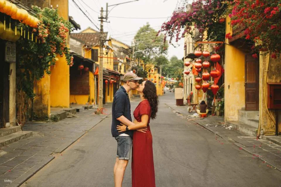 Memorable Photoshoot and Private Guided Walking Tour