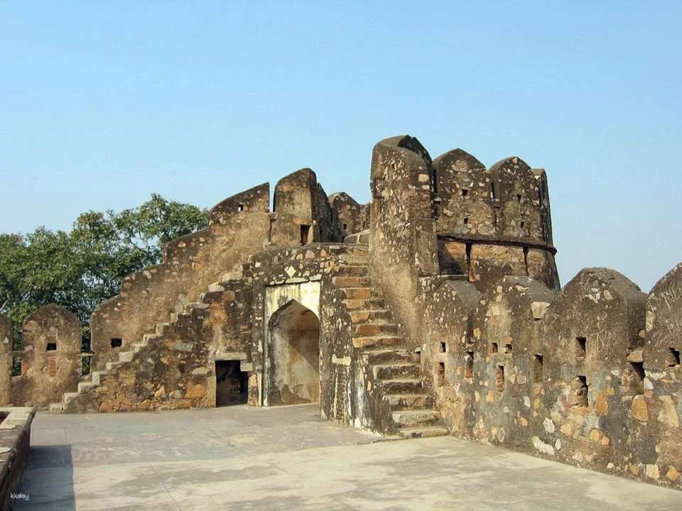 5-Day Khajuraho, Orchha, Gwalior & Jhansi Heritage Tour From Delhi.