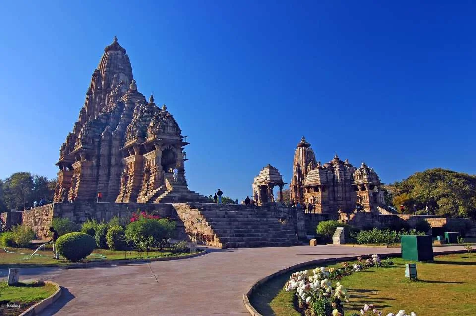 4-Day Gwalior and Khajuraho Cultural Tour from Delhi by Private Car. (596146)