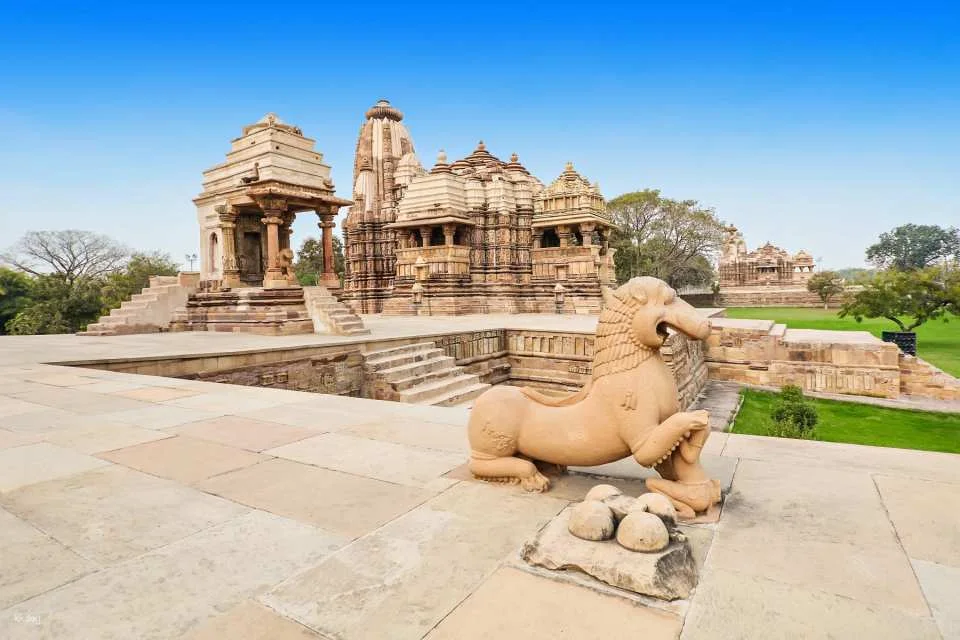 4-Day Gwalior and Khajuraho Cultural Tour from Delhi by Private Car.