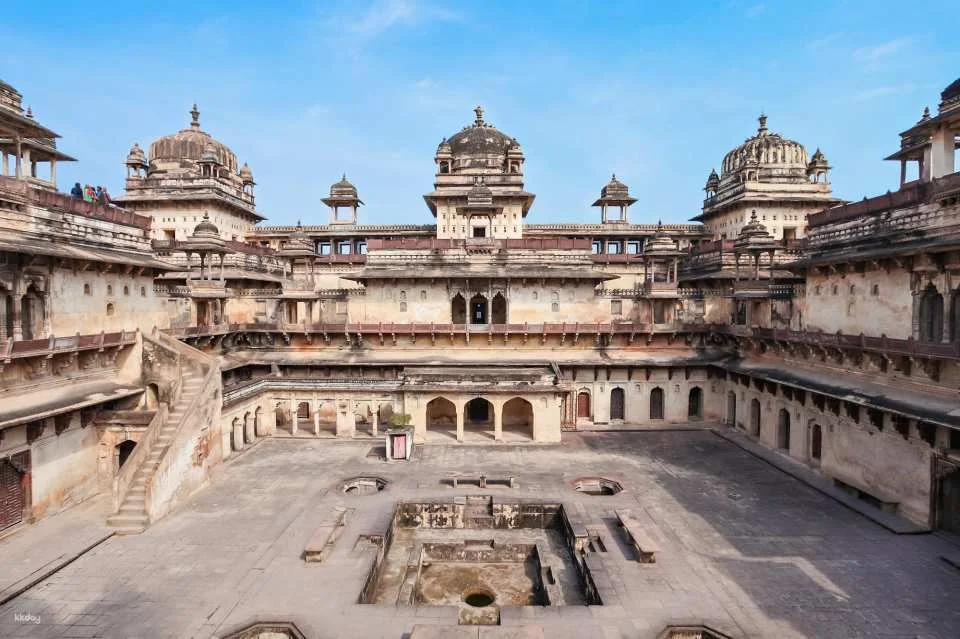 4-Day Gwalior and Khajuraho Cultural Tour from Delhi by Private Car.