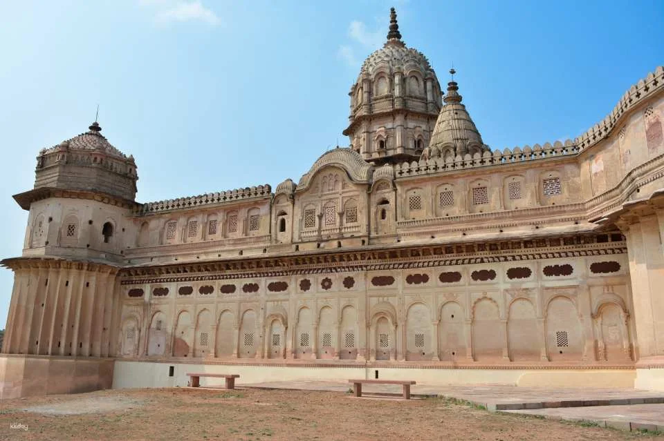4-Day Gwalior and Khajuraho Cultural Tour from Delhi by Private Car.