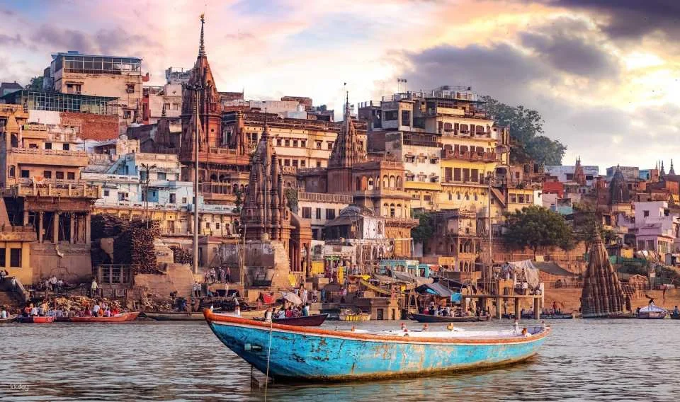 2-Day Varanasi Pilgrimage Tour from Mumbai with Ganga Aarti & Boat Ride.