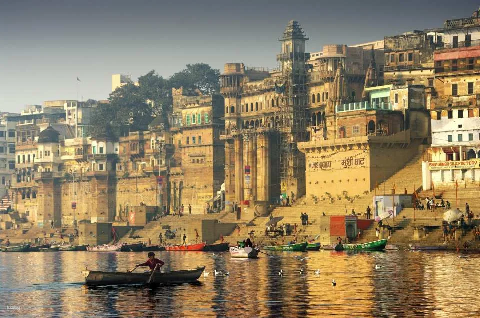 2-Day Varanasi Pilgrimage Tour from Mumbai with Ganga Aarti & Boat Ride.