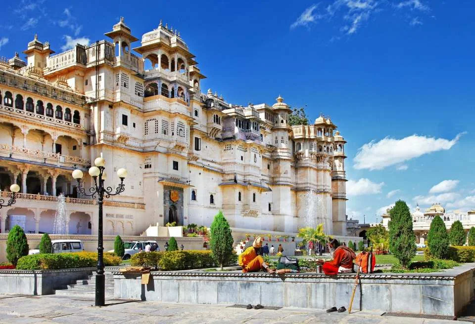 7-Day Rajasthan Desert & Lake City Tour – Jaisalmer, Jodhpur & Udaipur. (597914)