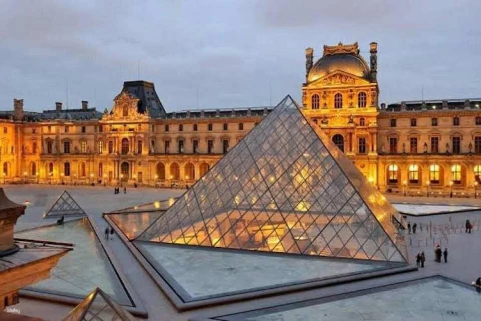Louvre Museum entrance ticket with Seine river cruise