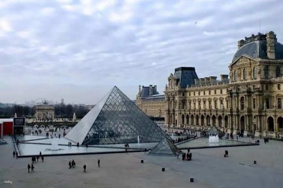 Louvre Museum entrance ticket with Seine river cruise