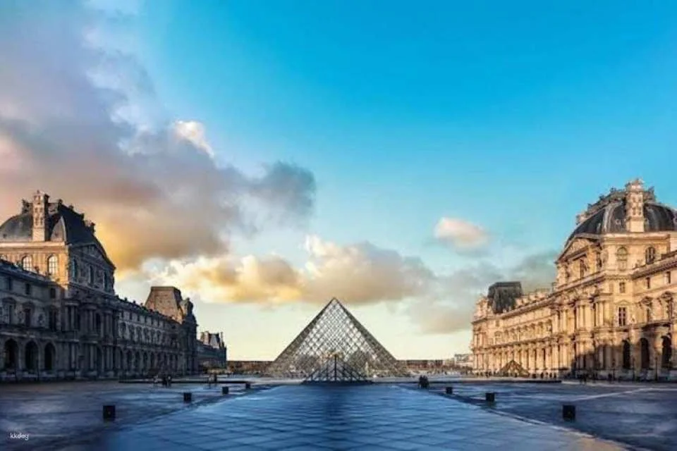 Louvre Museum entrance ticket with Seine river cruise
