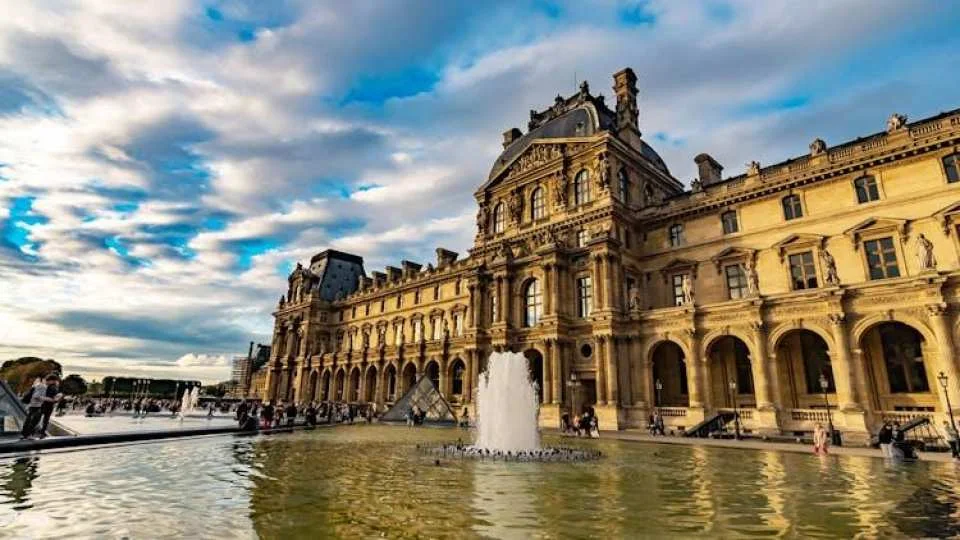 Paris audio guide with TravelMate app