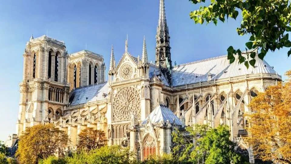 Paris audio guide with TravelMate app