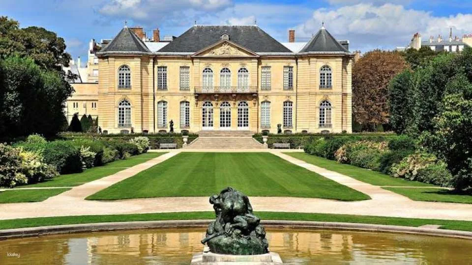 Paris audio guide with TravelMate app