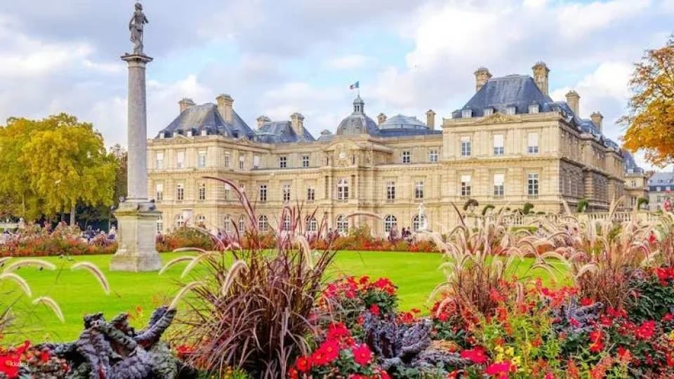 Paris audio guide with TravelMate app