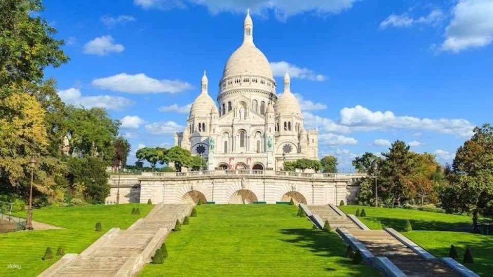 Paris audio guide with TravelMate app