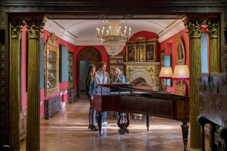 Modernist Audio-Guided Experience in Món Sant Benet