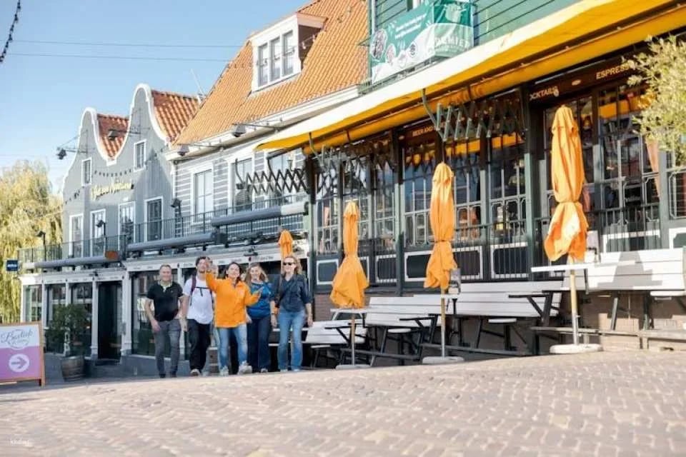 Volendam and Zaanse Schans Windmills Guided Tour from Amsterdam