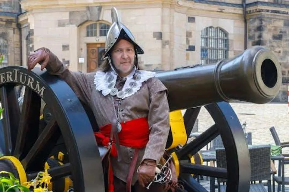Dresden city guard immersive historical tour (598347)