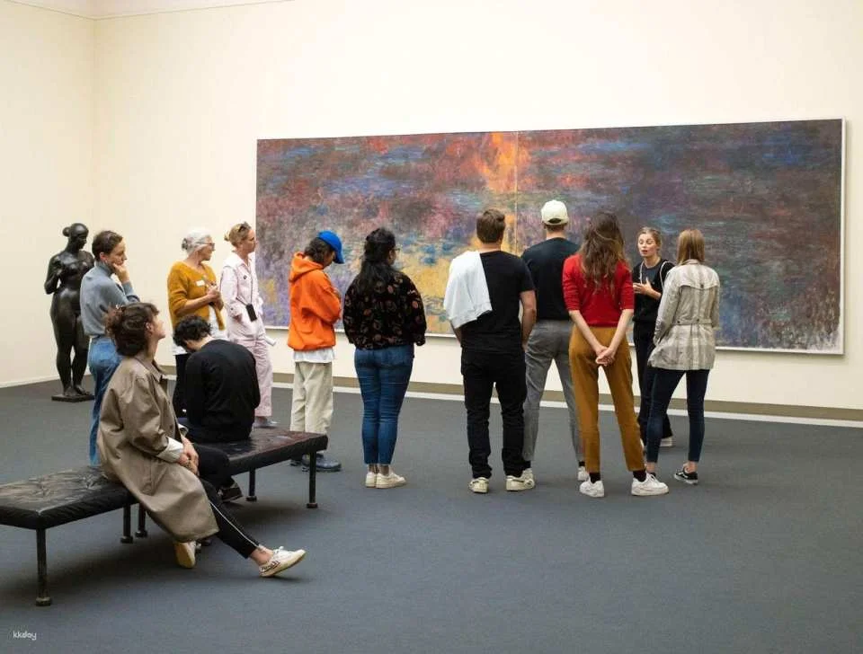 "Suicide, money and olive oil" group tour at Kunsthaus Zürich