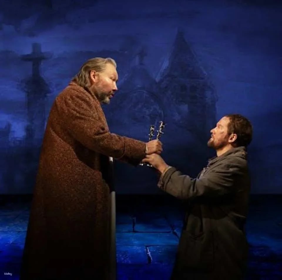 Experience Les Misérables tickets with two-course pre-show dinner