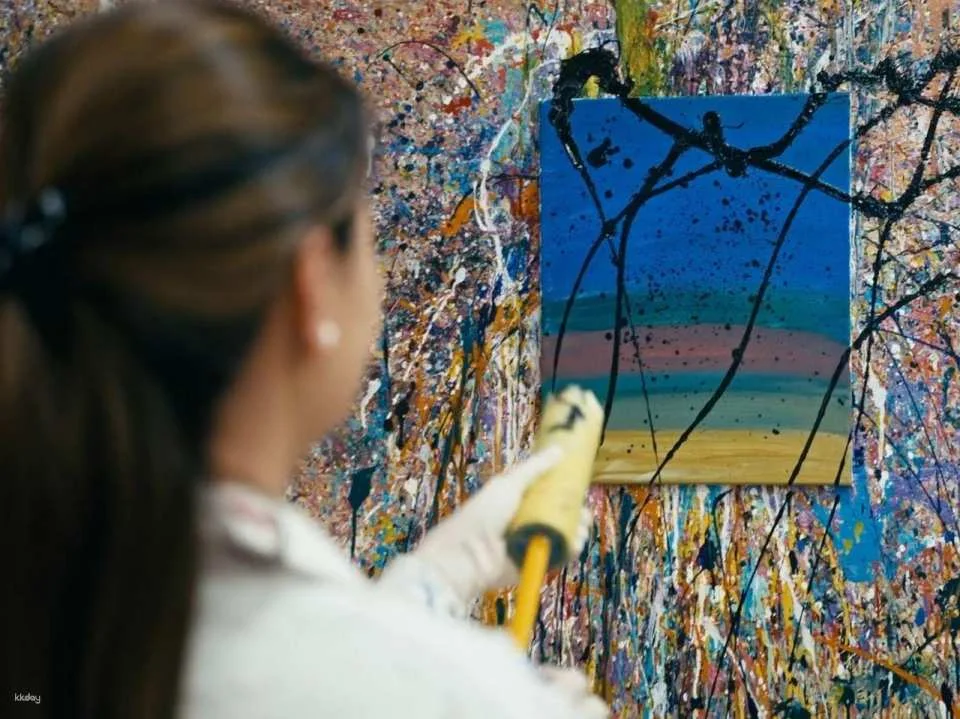 Action Painting in Zurich Private Workshop