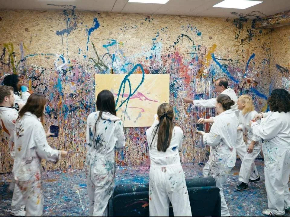 Action Painting in Zurich Private Workshop