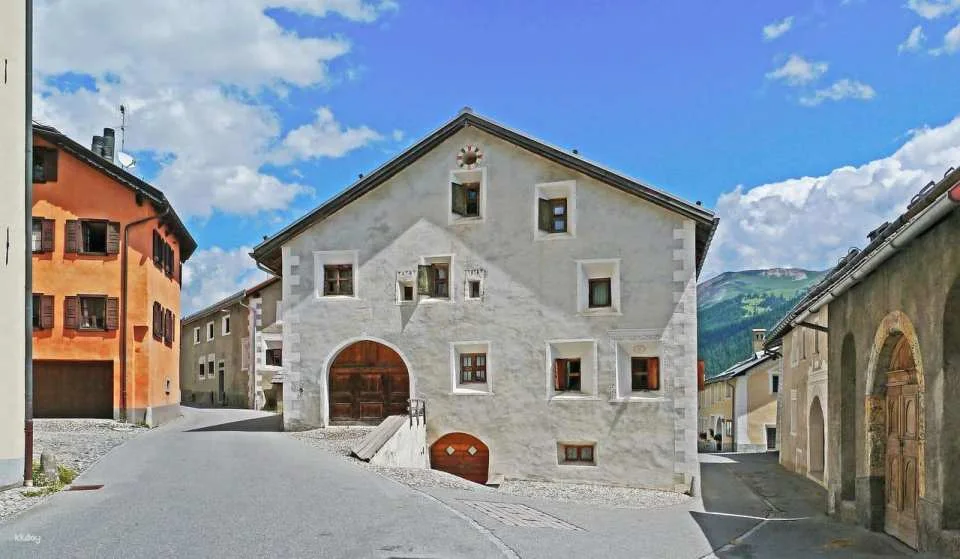 Ceramic painting workshop in Engadine