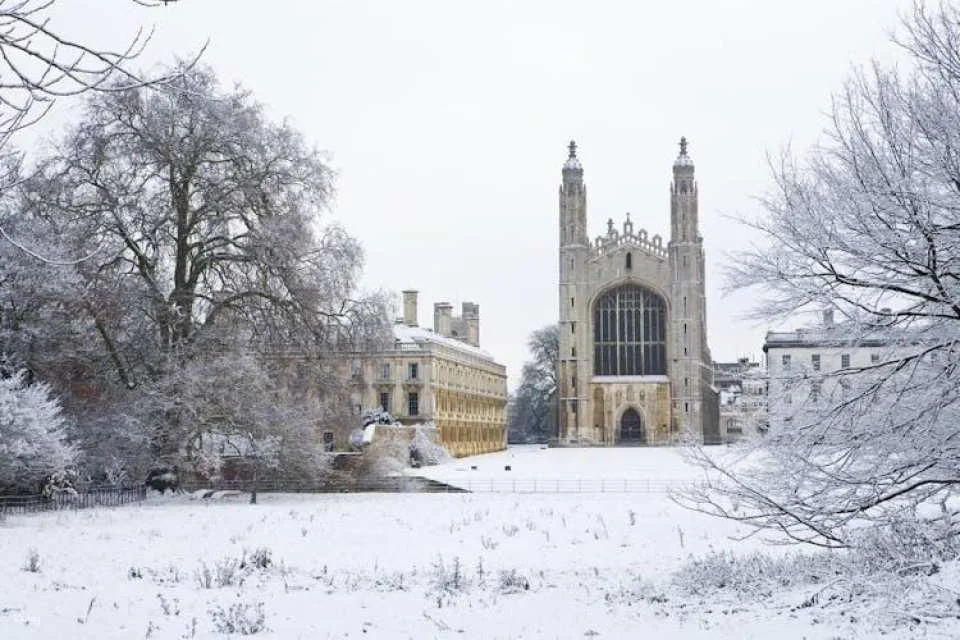 Magic Christmas tour in Cambridge