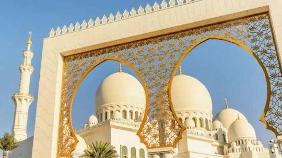 From Dubai: Abu Dhabi full-day guided tour in Spanish