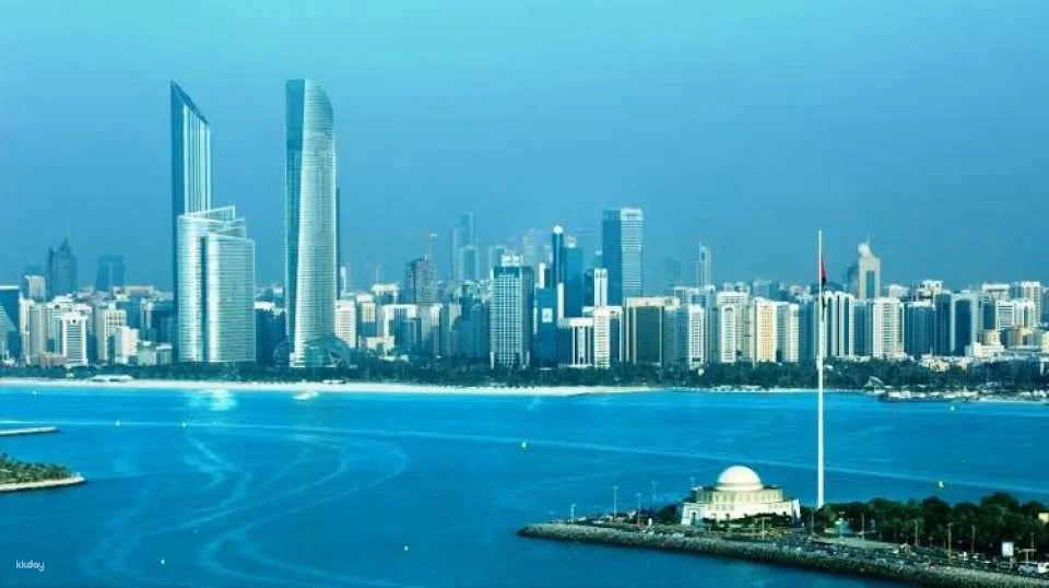 From Dubai:  Abu Dhabi full-day guided tour in Spanish