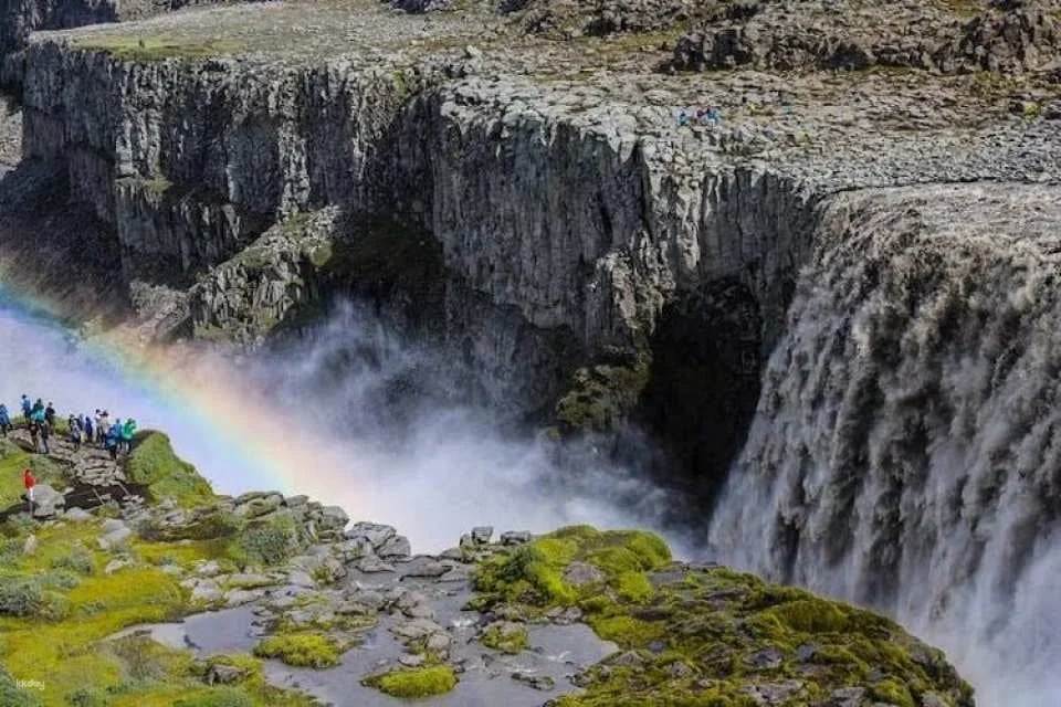 Lake Myvatn, Dettifoss, Selfoss, Godafoss, Nature Baths, and more tour