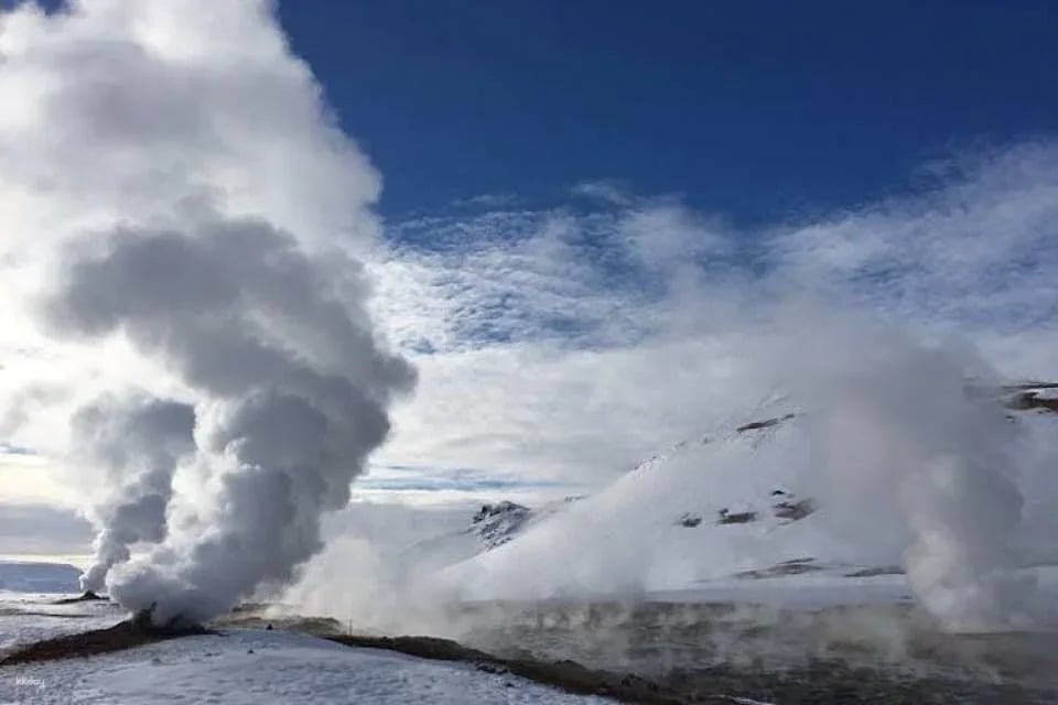 Lake Myvatn, Dettifoss, Selfoss, Godafoss, Nature Baths, and more tour