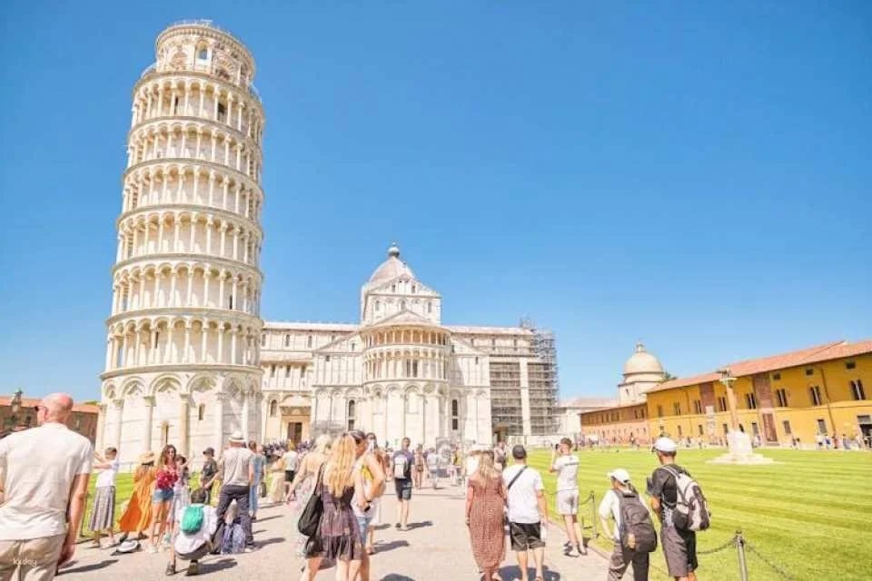 Day trip to Pisa, Siena and San Gimignano with optional lunch